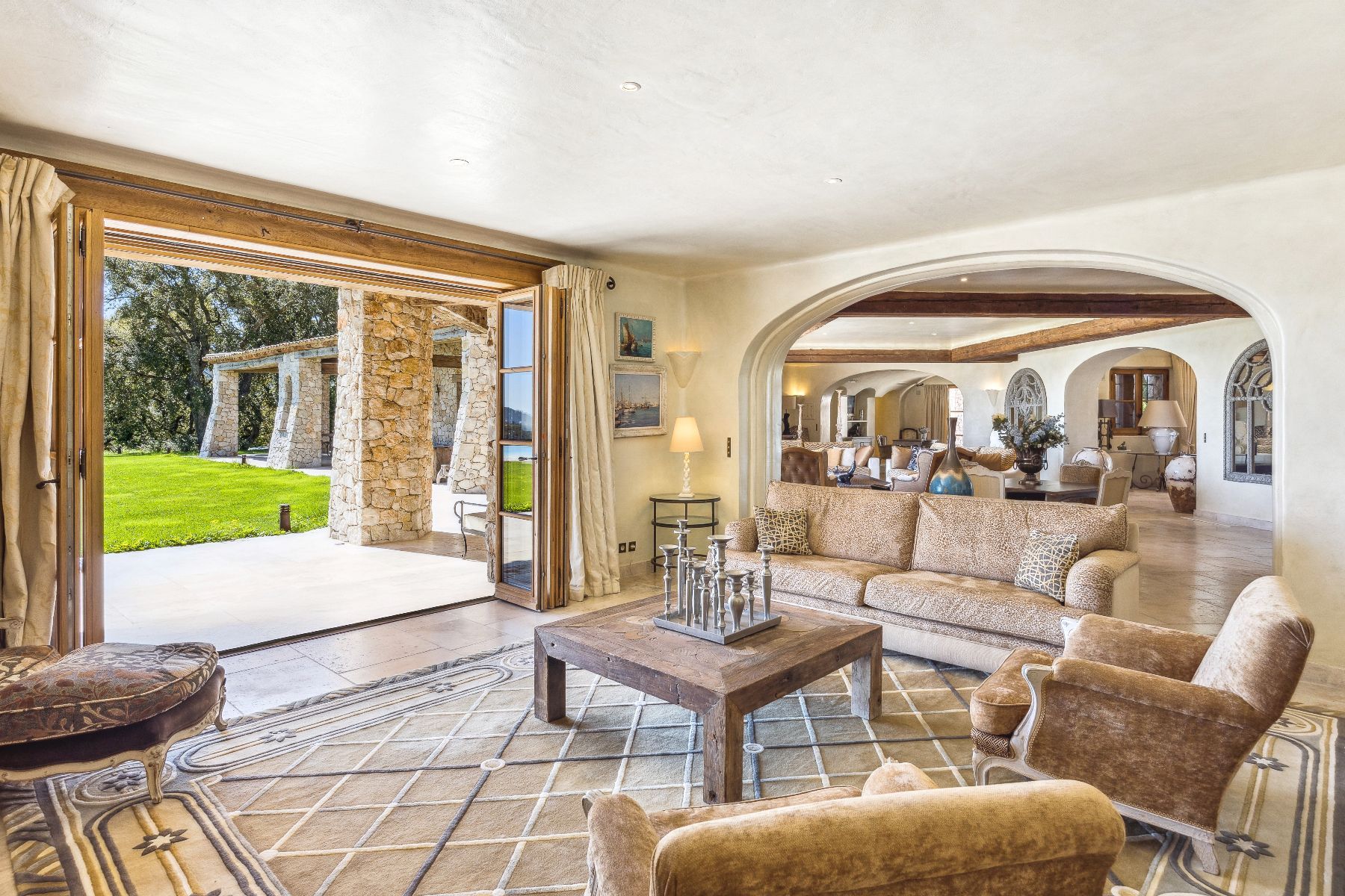 The Kings View villa photo.