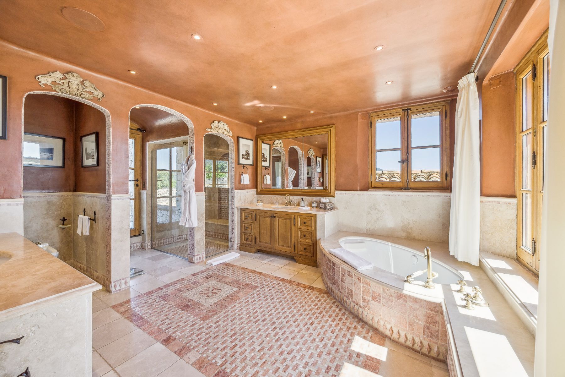 The Kings View villa photo.