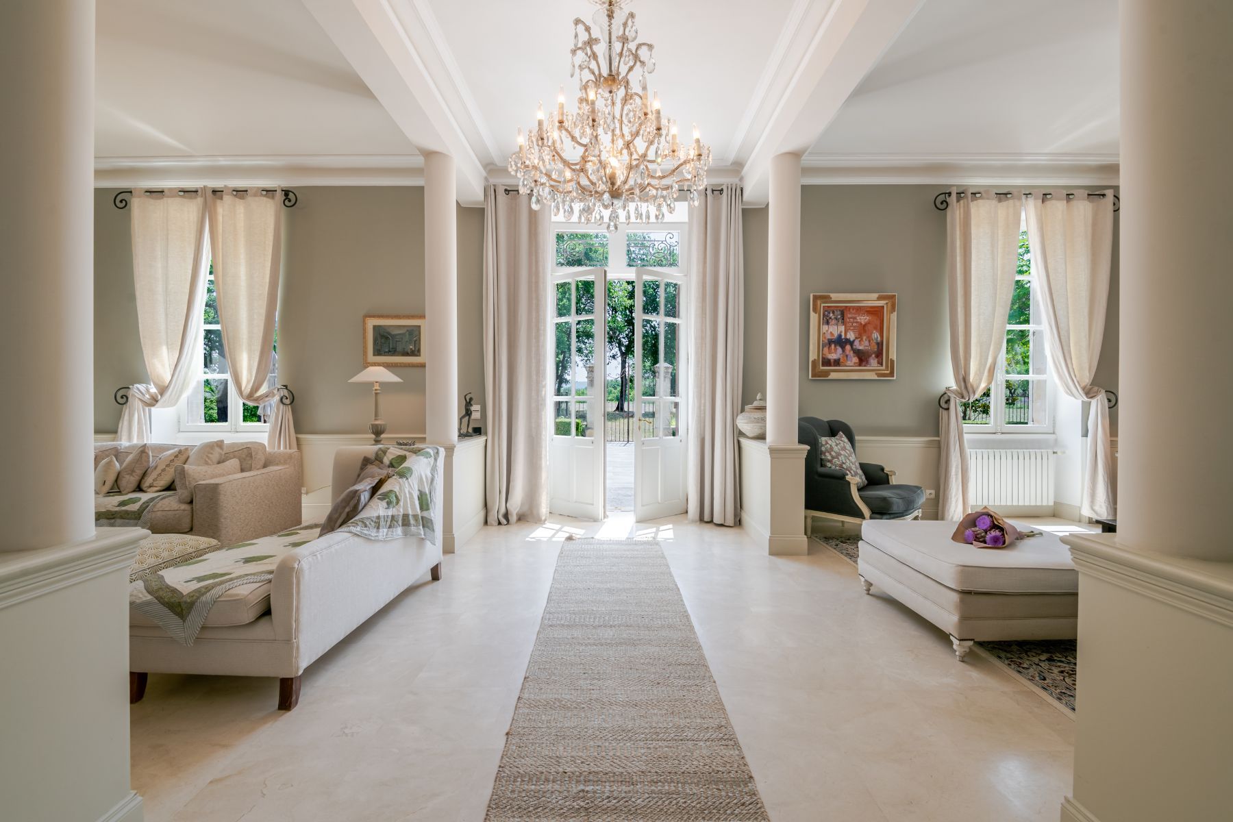 Le Petit Manoir villa photo.