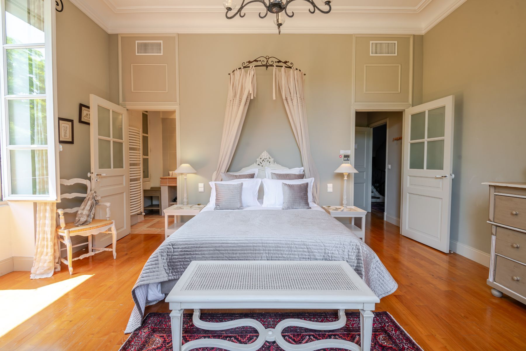 Le Petit Manoir villa photo.